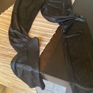 EUC Vince Camuto  leather look leggings. Color is black size XS